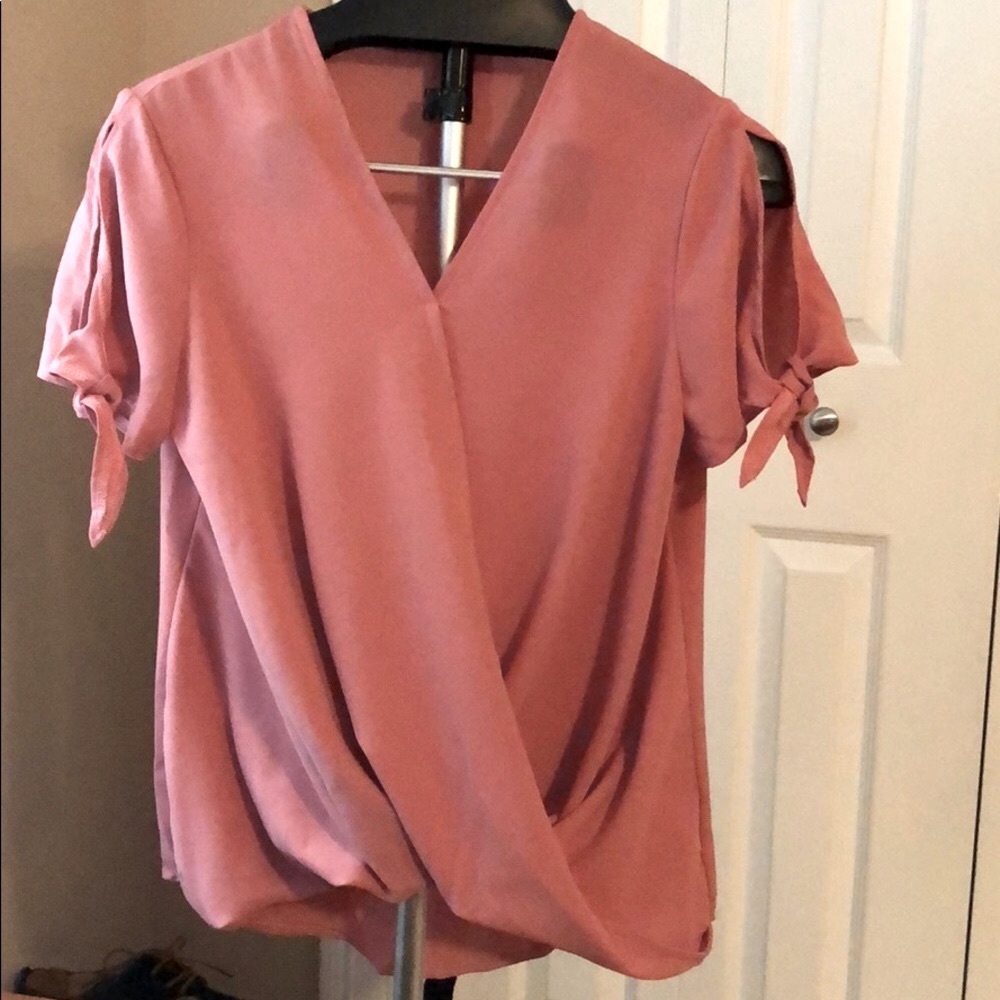 ❤️ONLY ONE LEFT!❤️❤️Womens Pink Blouse - Picture 2 of 8